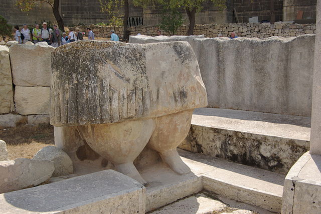 statue of woman in Malta