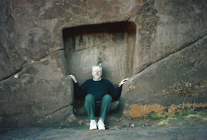 Robert Scheer in Aramu Muru's Portal