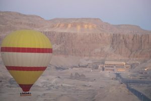 balloon over Luxor